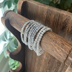 Blue labradorite bracelet (one)